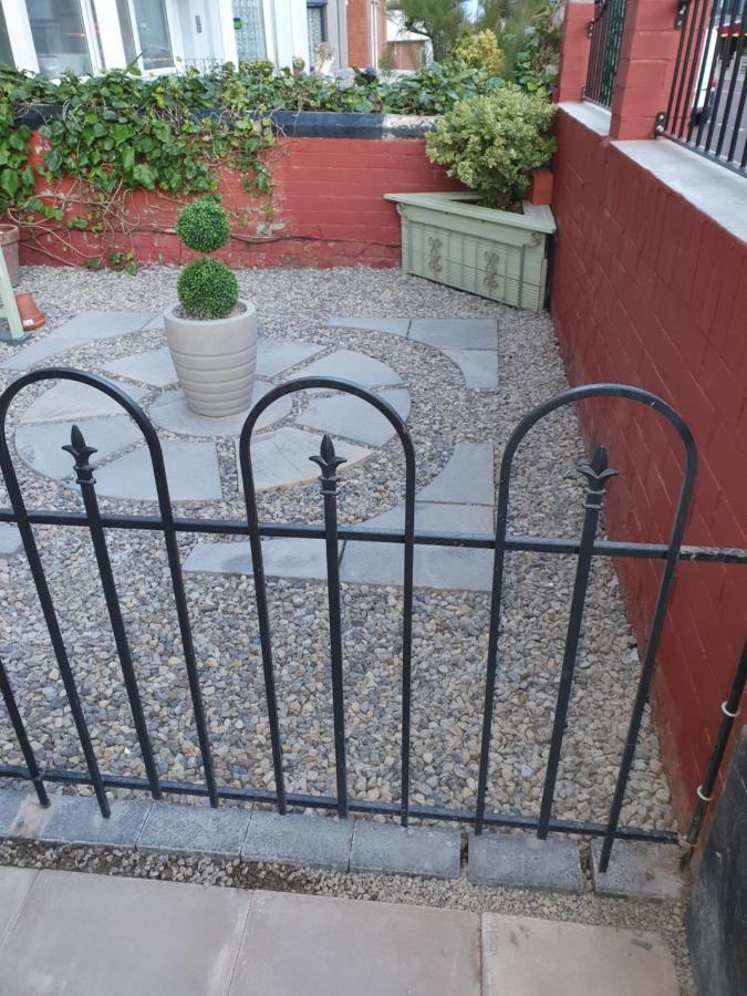 J'S Mayfair Guest House Μπλάκπουλ Εξωτερικό φωτογραφία