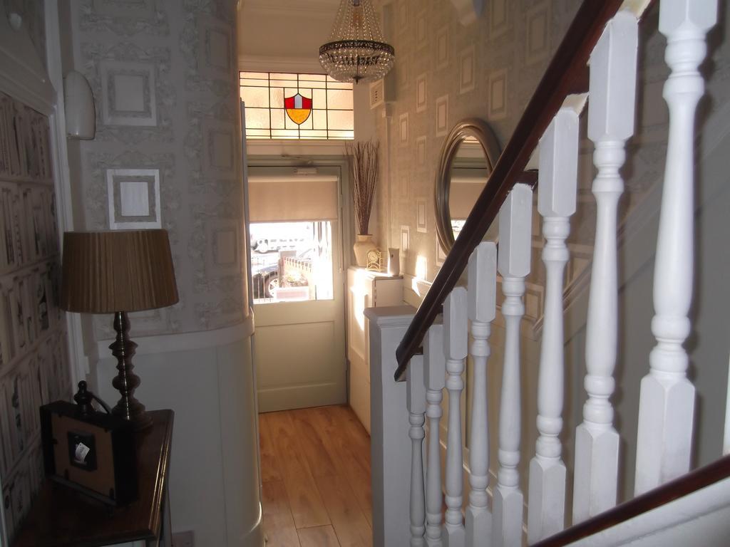 J'S Mayfair Guest House Μπλάκπουλ Εξωτερικό φωτογραφία